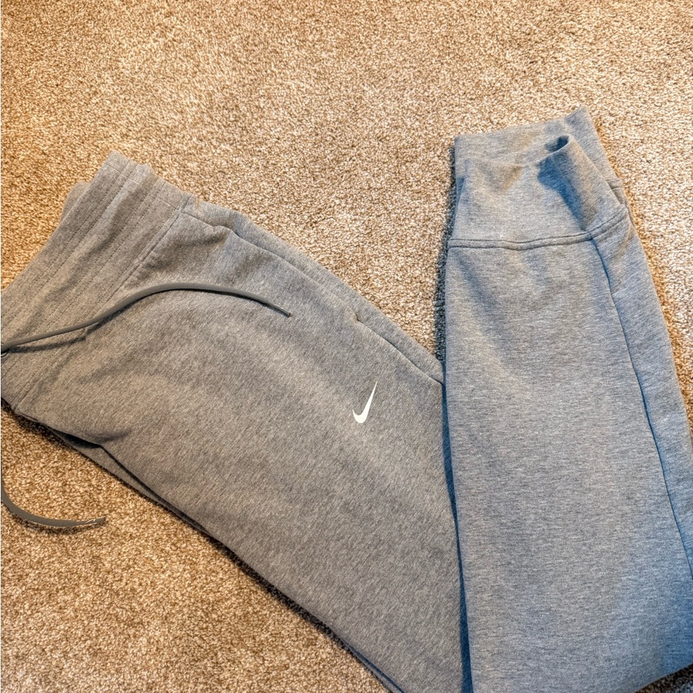 Nike Women's Gray Sweatpants